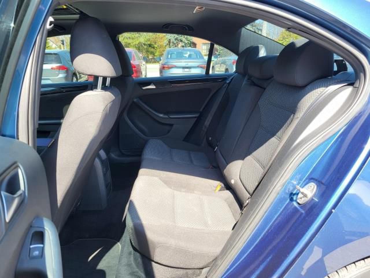 2016 Volkswagen Jetta SPORT Photo36