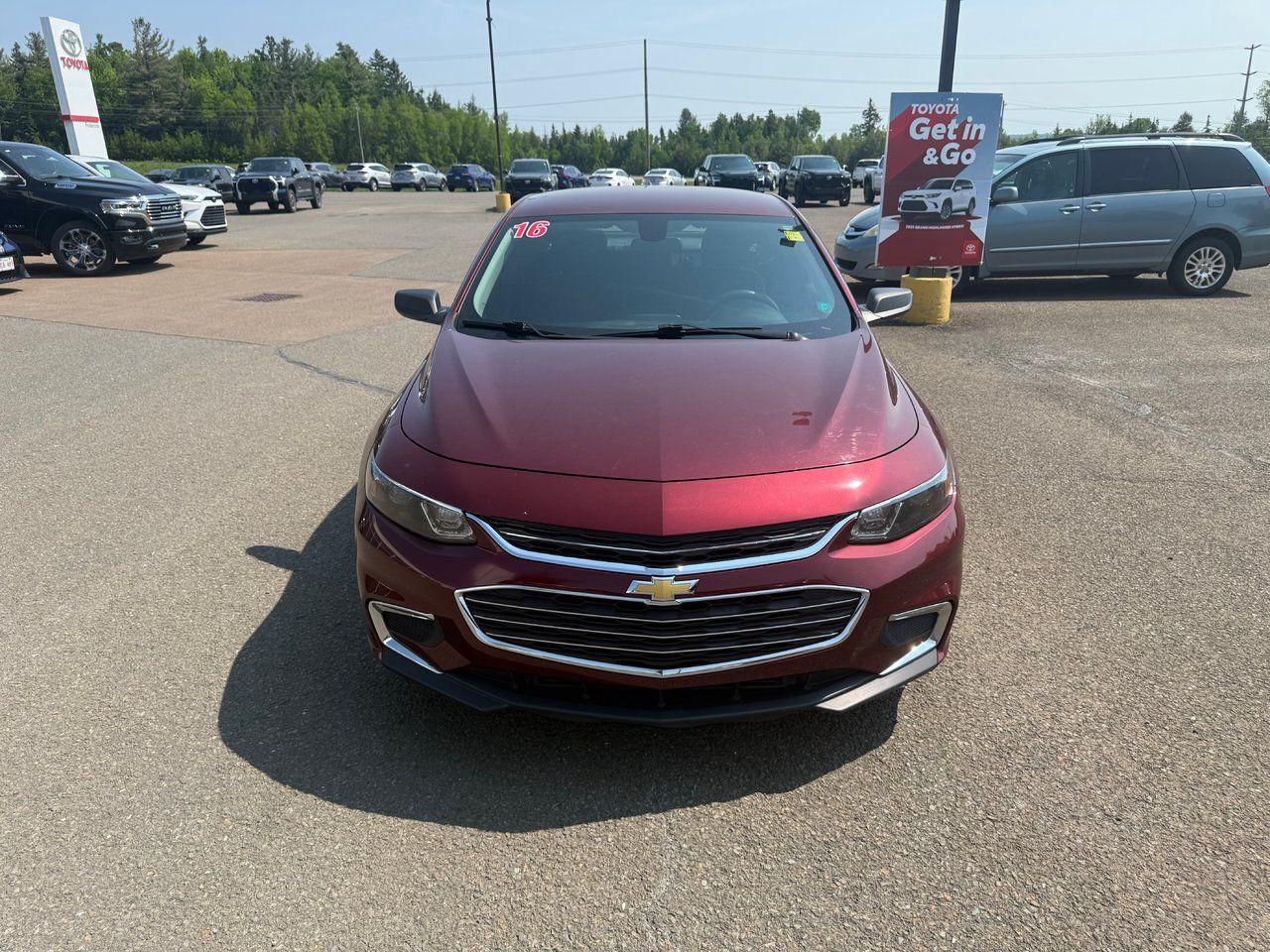 2016 Chevrolet Malibu LS Photo1