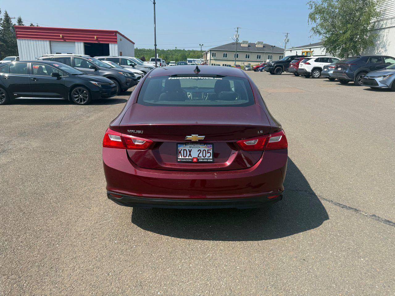 2016 Chevrolet Malibu LS Photo4