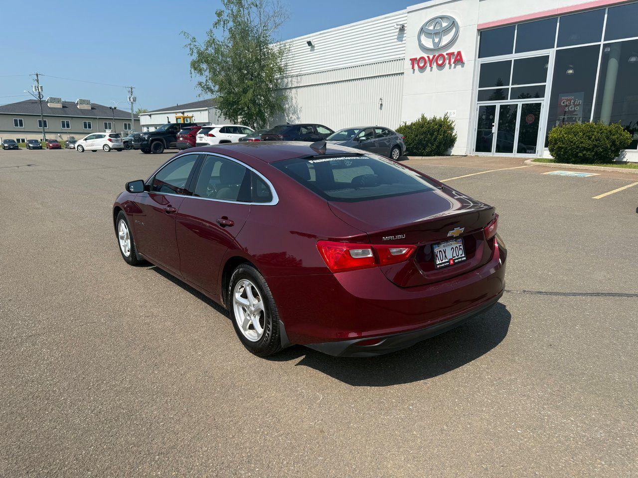 2016 Chevrolet Malibu LS Photo