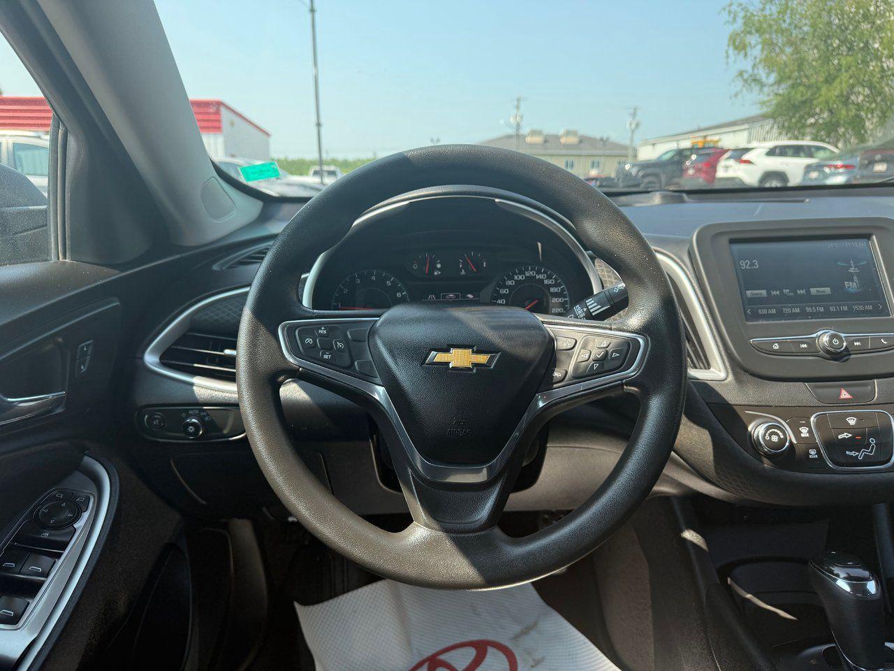 2016 Chevrolet Malibu LS Photo