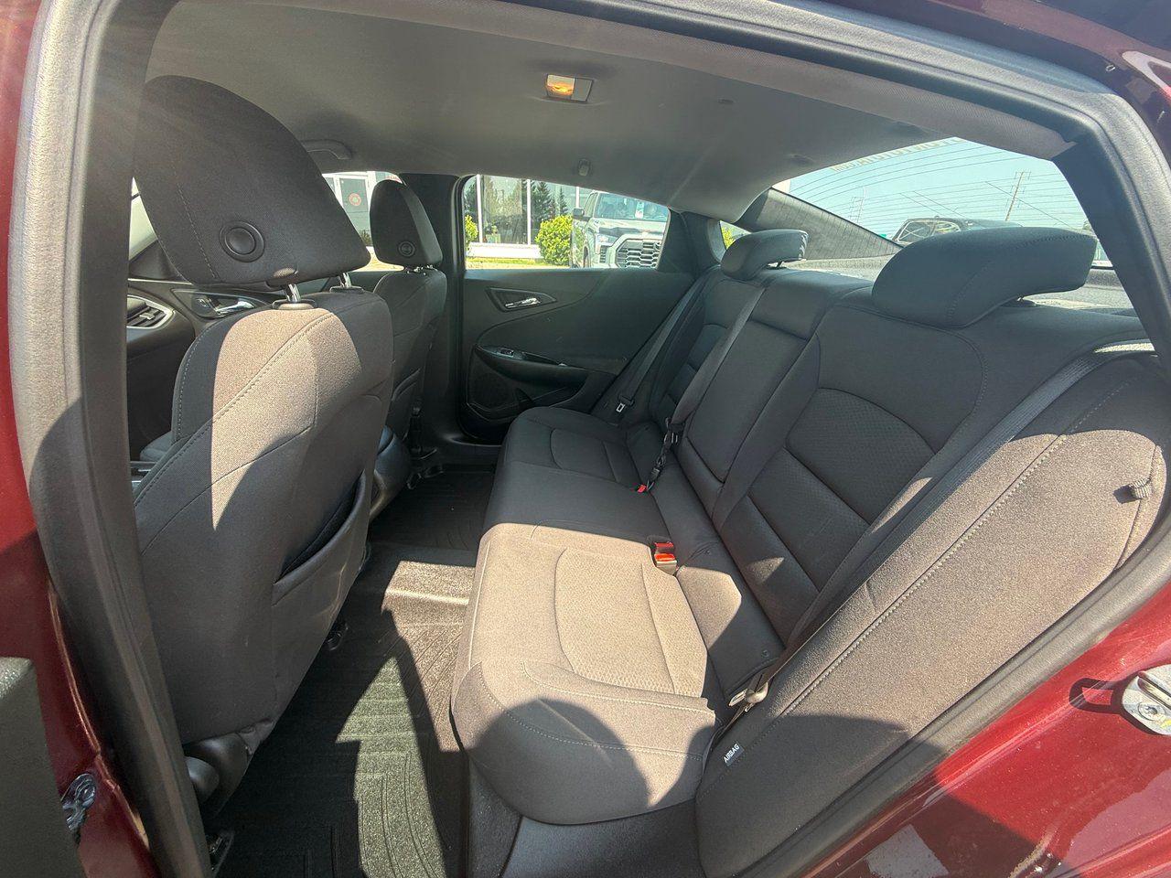 2016 Chevrolet Malibu LS Photo