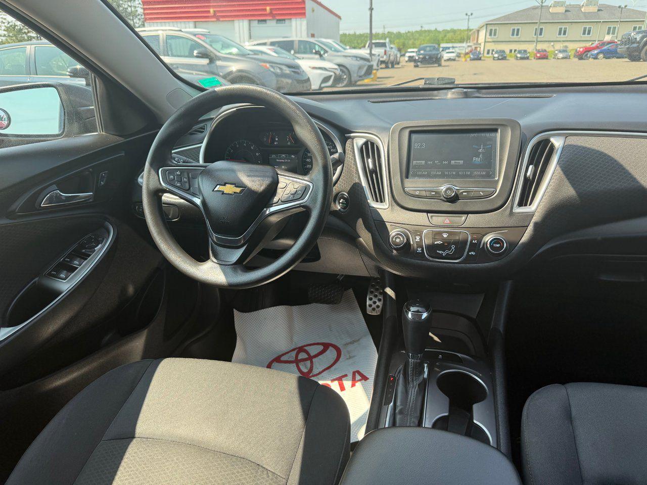 2016 Chevrolet Malibu LS Photo