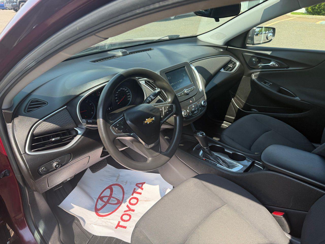 2016 Chevrolet Malibu LS Photo