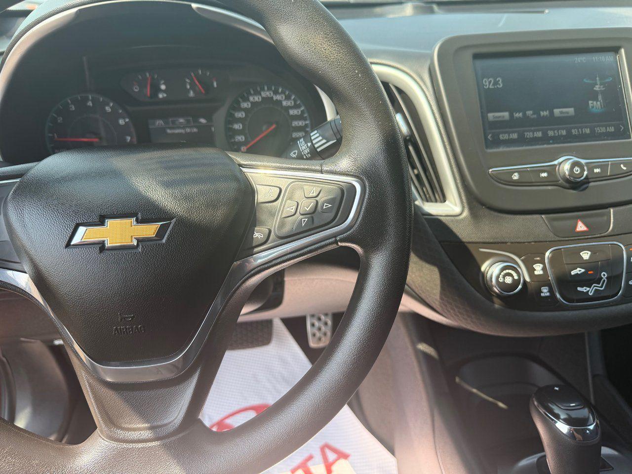 2016 Chevrolet Malibu LS Photo