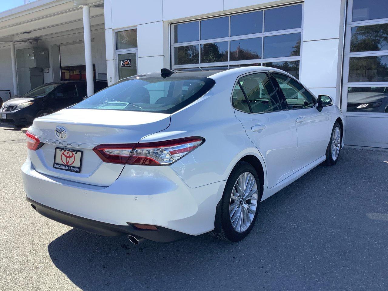 2018 Toyota Camry XSE Photo4