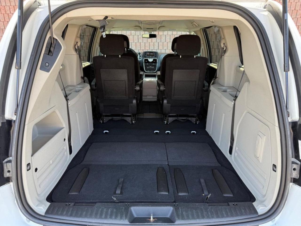 2014 Chrysler Town & Country TOURING | NAVI | BACK-UP CAM | POWER TAILGATE | POWER SLIDING DOORS | - Photo #19