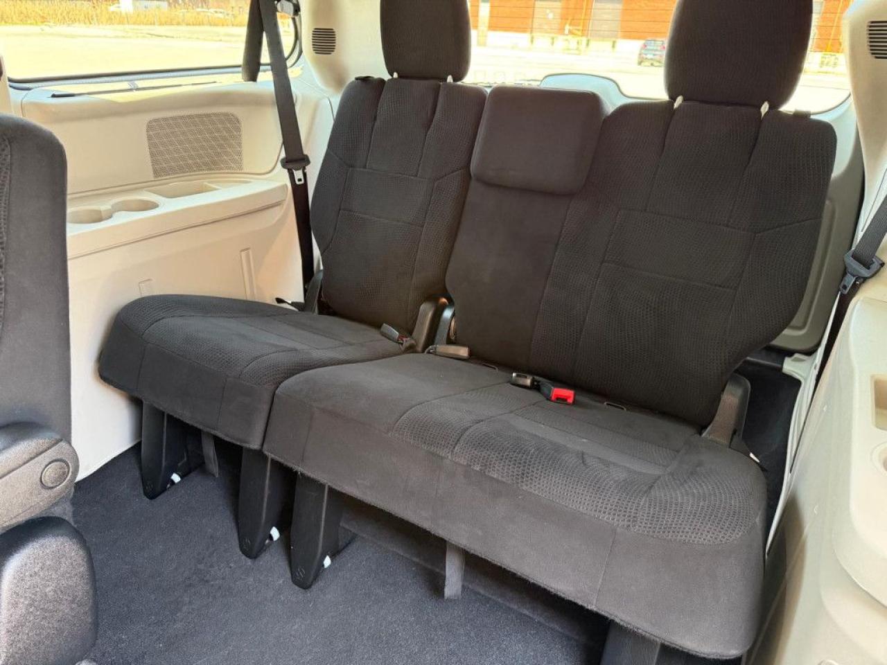 2014 Chrysler Town & Country TOURING | NAVI | BACK-UP CAM | POWER TAILGATE | POWER SLIDING DOORS | - Photo #17