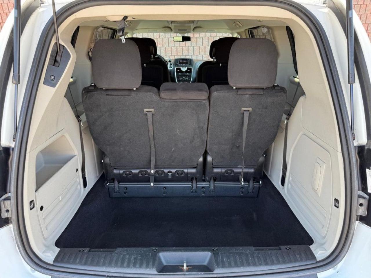 2014 Chrysler Town & Country TOURING | NAVI | BACK-UP CAM | POWER TAILGATE | POWER SLIDING DOORS | - Photo #18