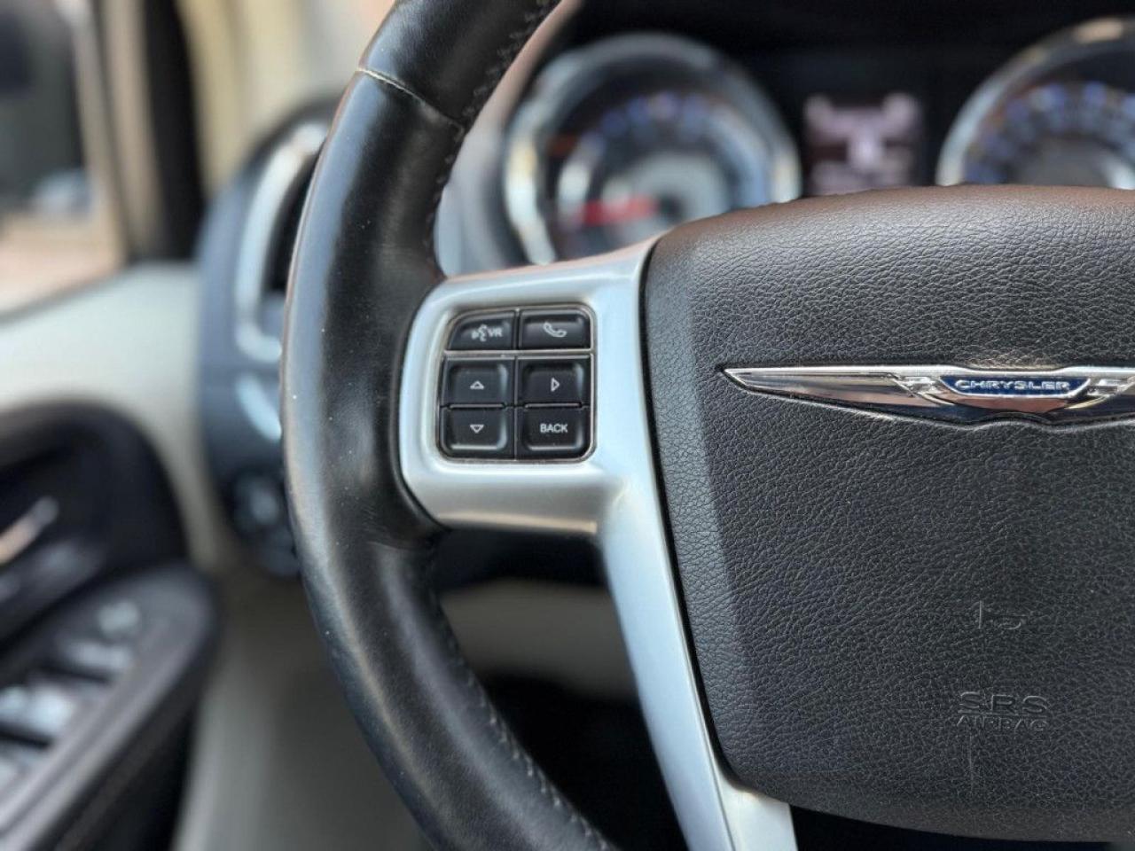 2014 Chrysler Town & Country TOURING | NAVI | BACK-UP CAM | POWER TAILGATE | POWER SLIDING DOORS | - Photo #26
