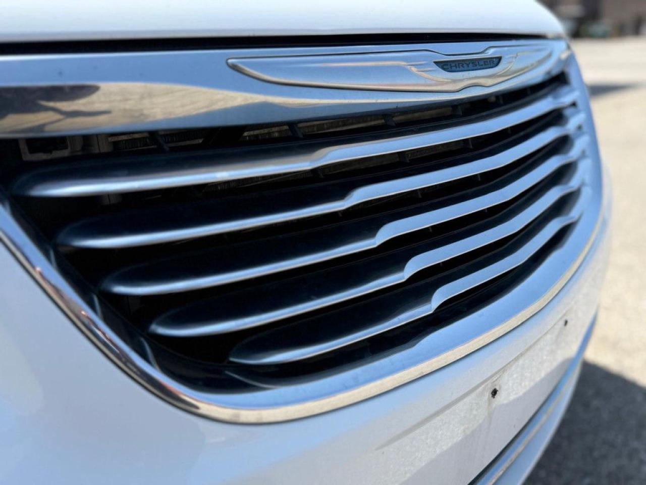 2014 Chrysler Town & Country TOURING | NAVI | BACK-UP CAM | POWER TAILGATE | POWER SLIDING DOORS | - Photo #12