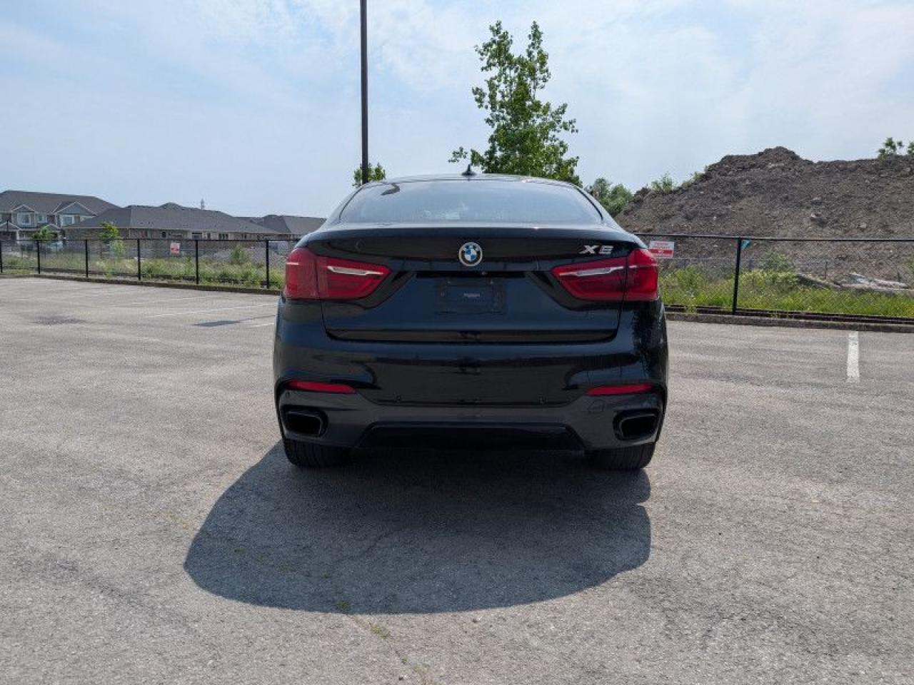 2015 BMW X6 xDrive50i  **M SPORT PKG - PREMIUM PKG** Photo