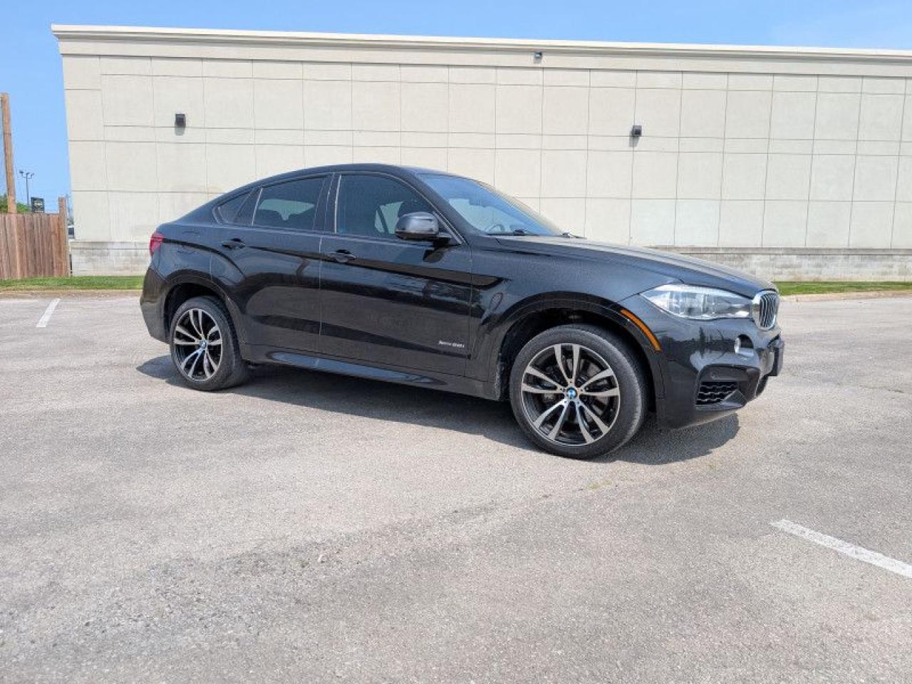 2015 BMW X6 xDrive50i  **M SPORT PKG - PREMIUM PKG** Photo
