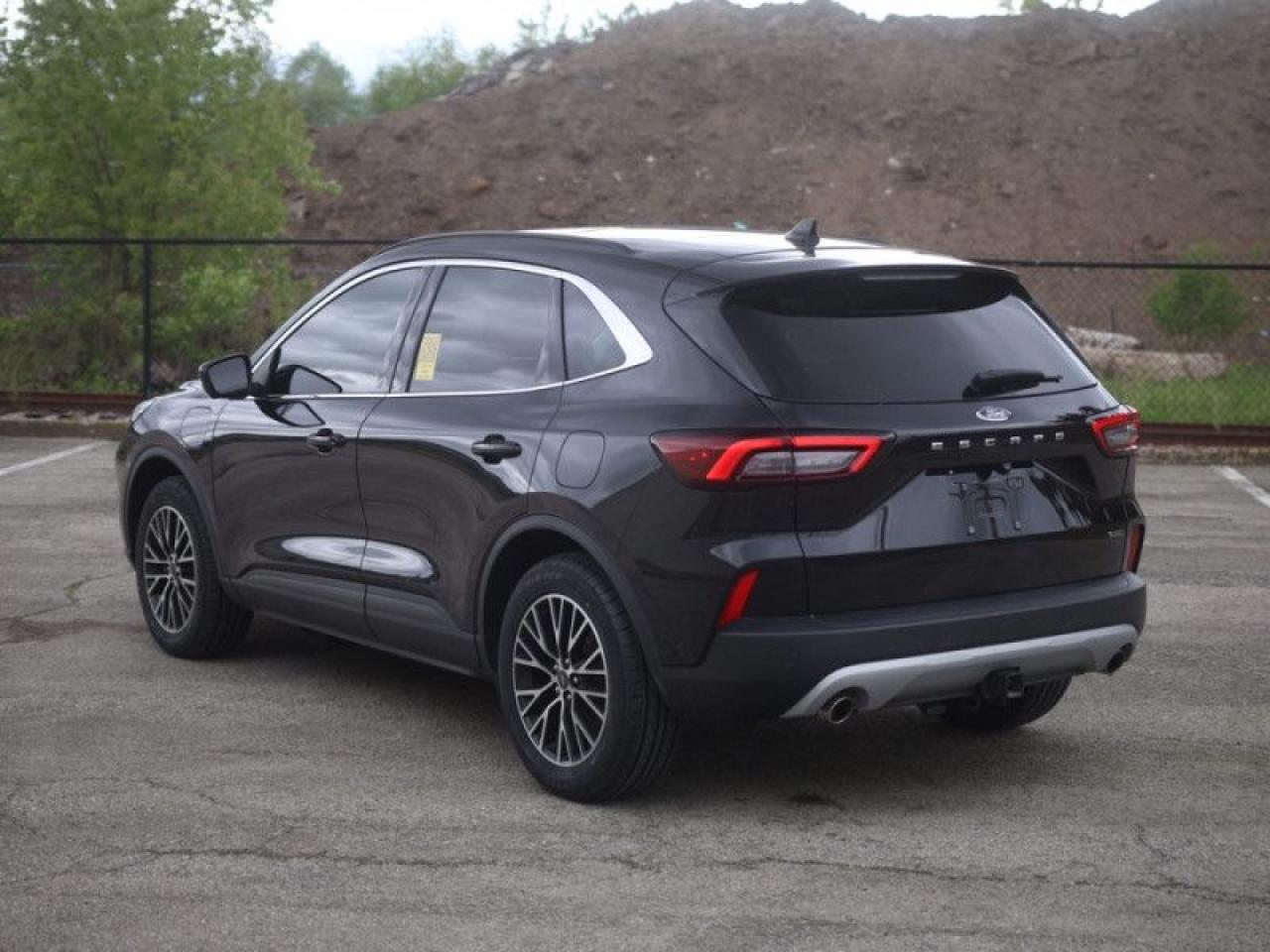 2023 Ford Escape FWD  **PHEV PREMIUM PACKAGE - $4,930 UPGRADE** Photo2