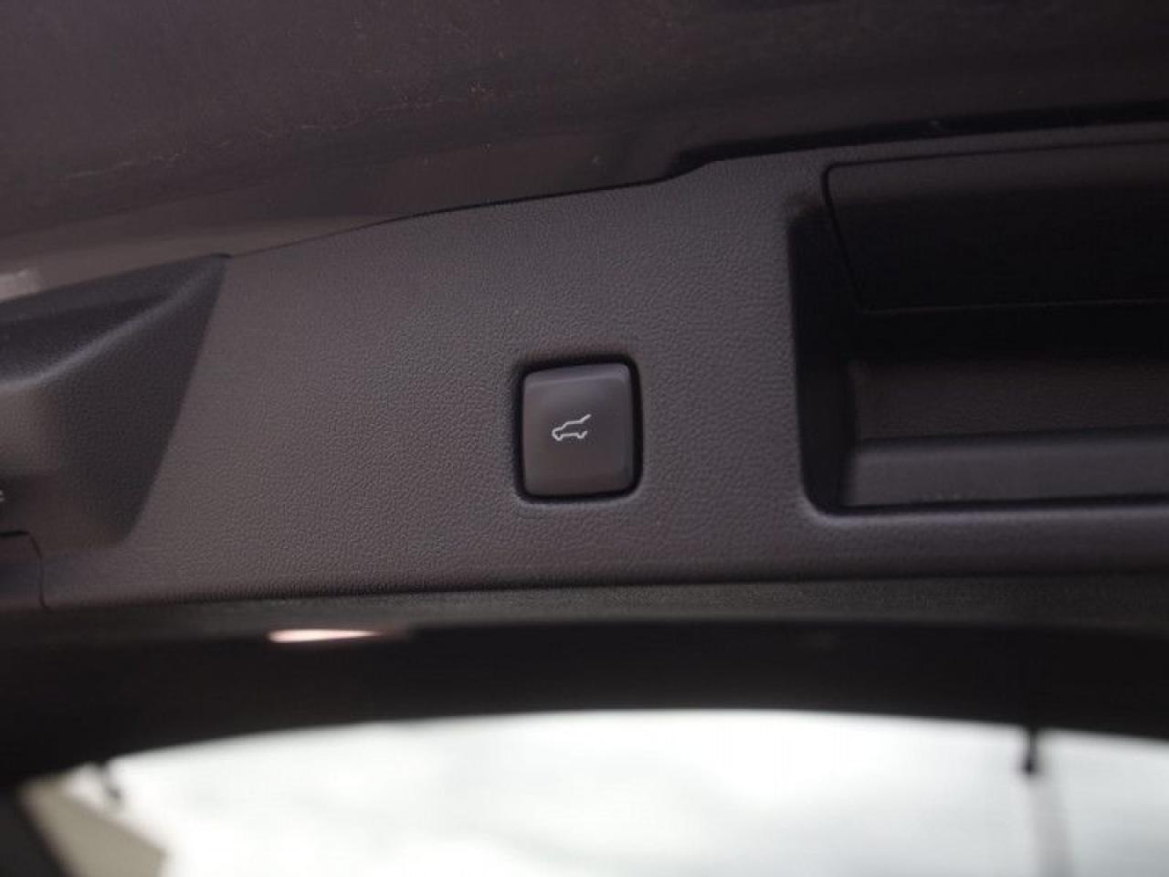 2023 Ford Escape FWD  **PHEV PREMIUM PACKAGE - $4,930 UPGRADE** Photo