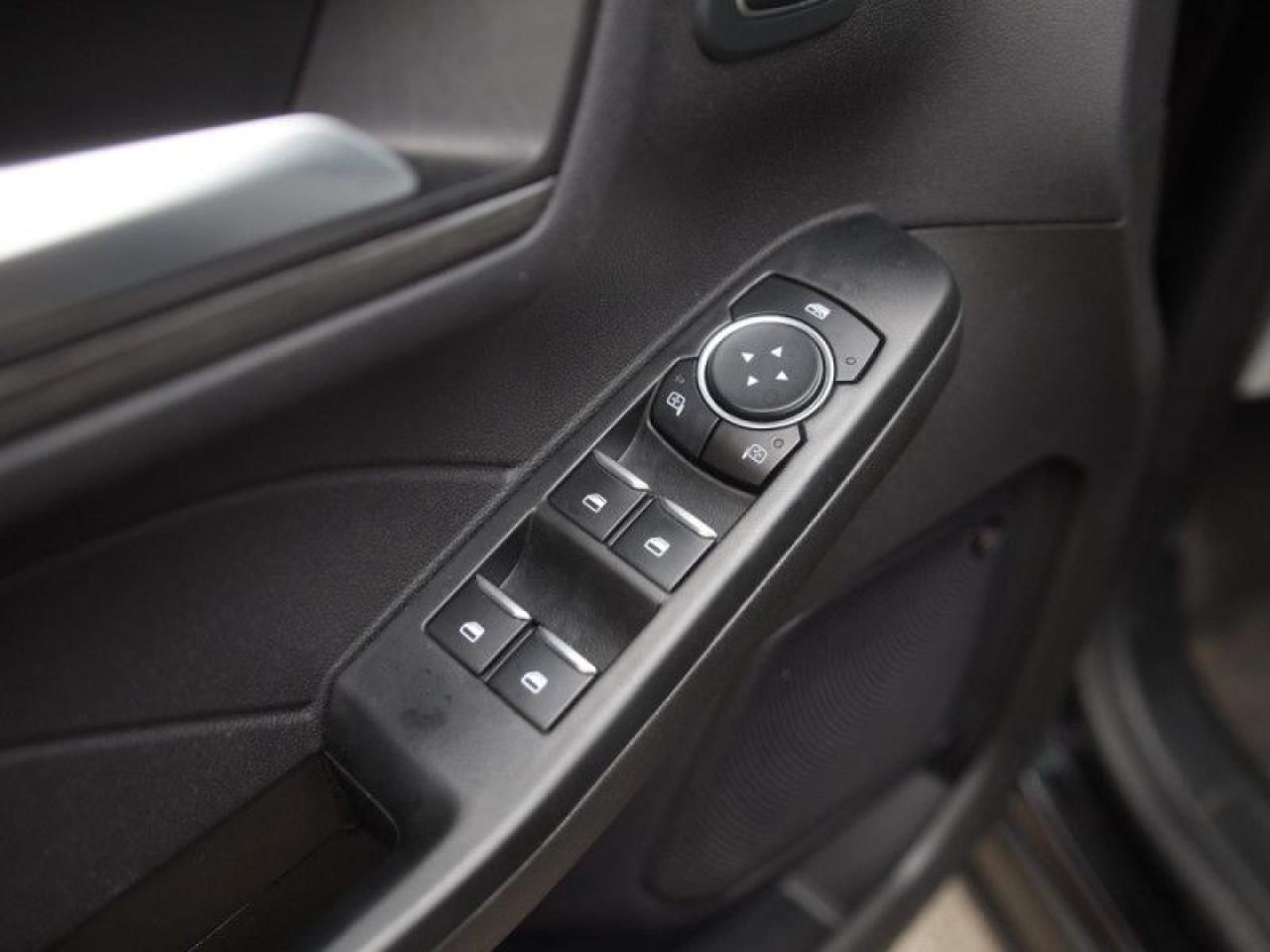 2023 Ford Escape FWD  **PHEV PREMIUM PACKAGE - $4,930 UPGRADE** Photo