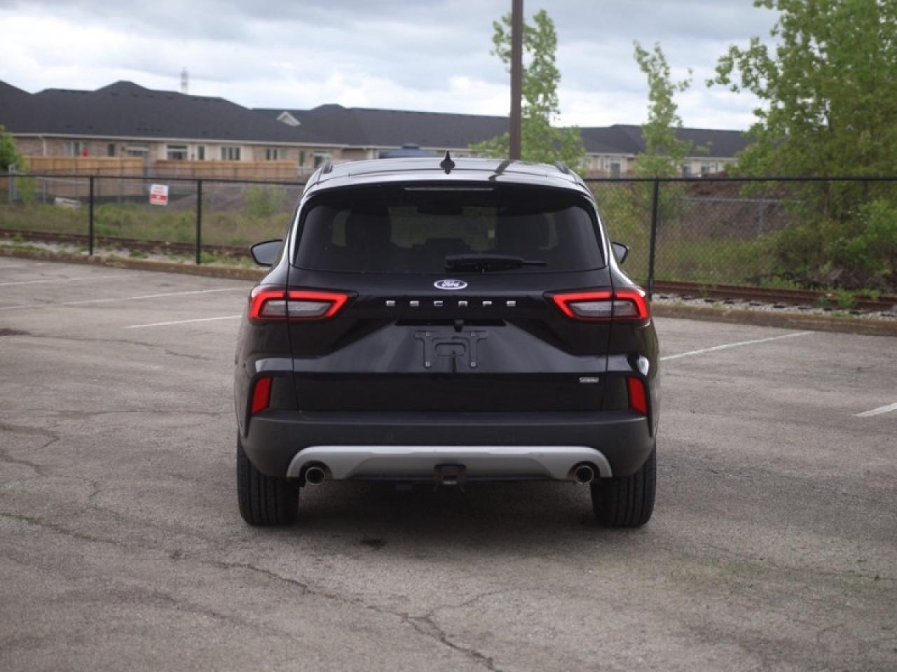 2023 Ford Escape FWD  **PHEV PREMIUM PACKAGE - $4,930 UPGRADE** Photo3