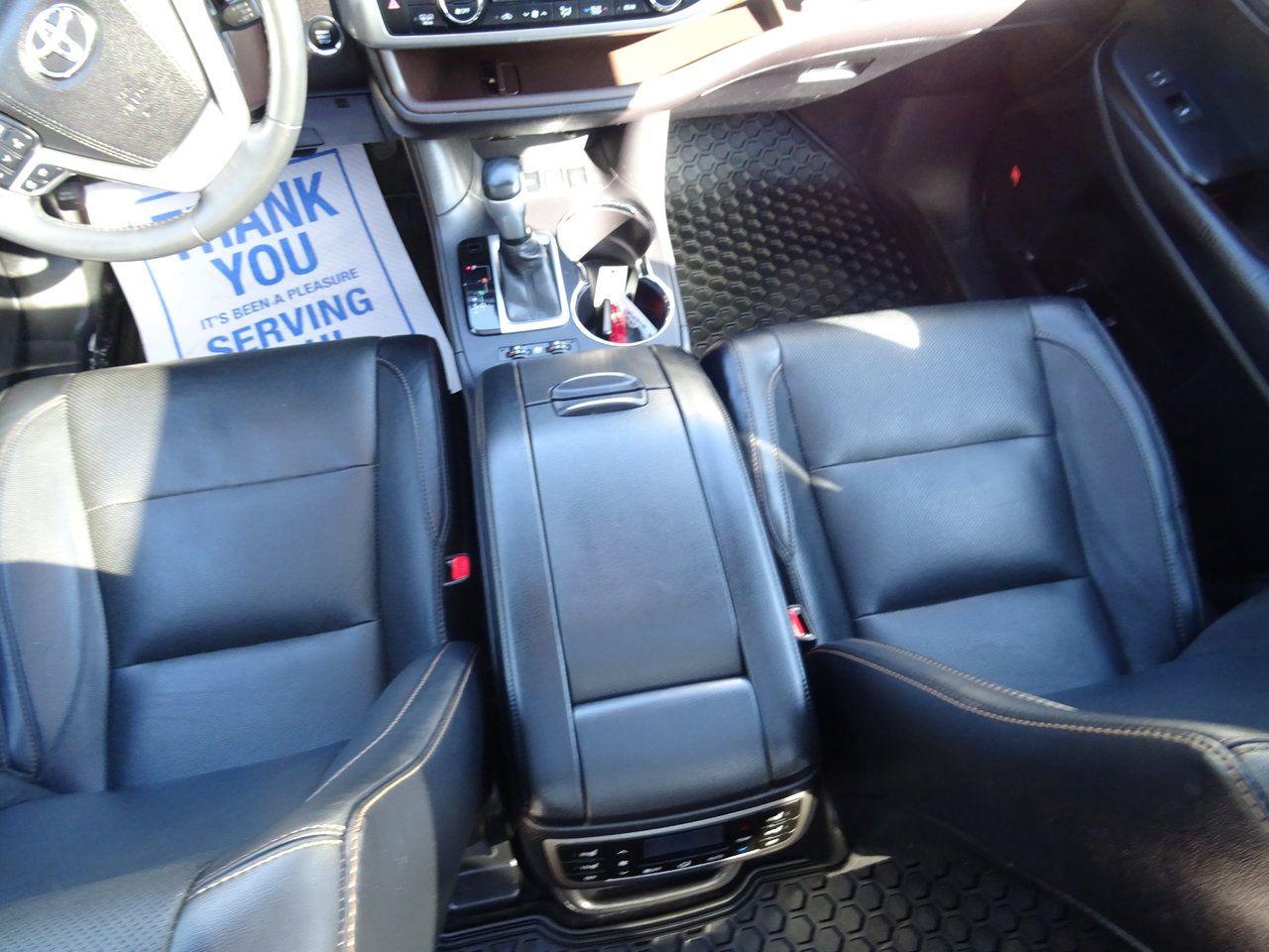 2016 Toyota Highlander LIMITED  - Photo #11