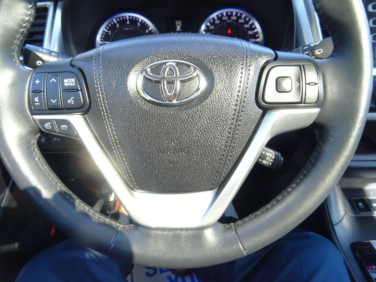 2016 Toyota Highlander LIMITED  - Photo #18