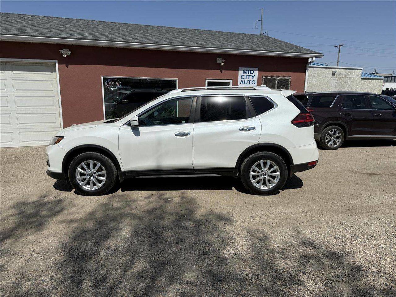 Used 2017 Nissan Rogue SV AWD ONLY 126K for sale in Saskatoon, SK