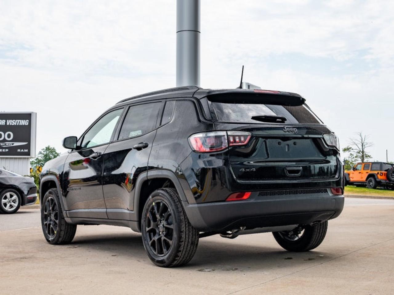 2025 Jeep Compass Altitude Photo4