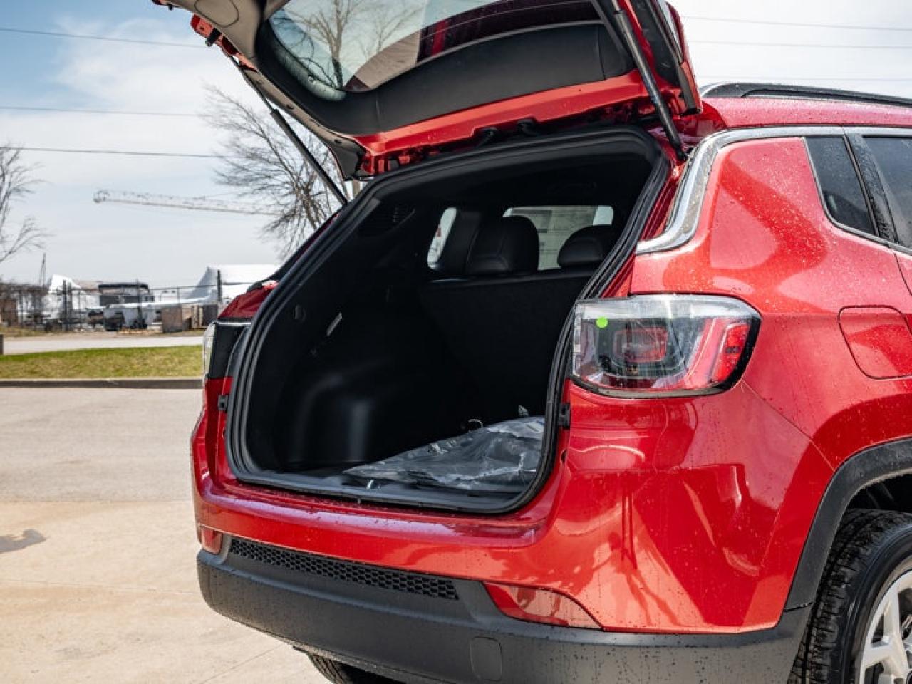 2025 Jeep Compass NORTH Photo