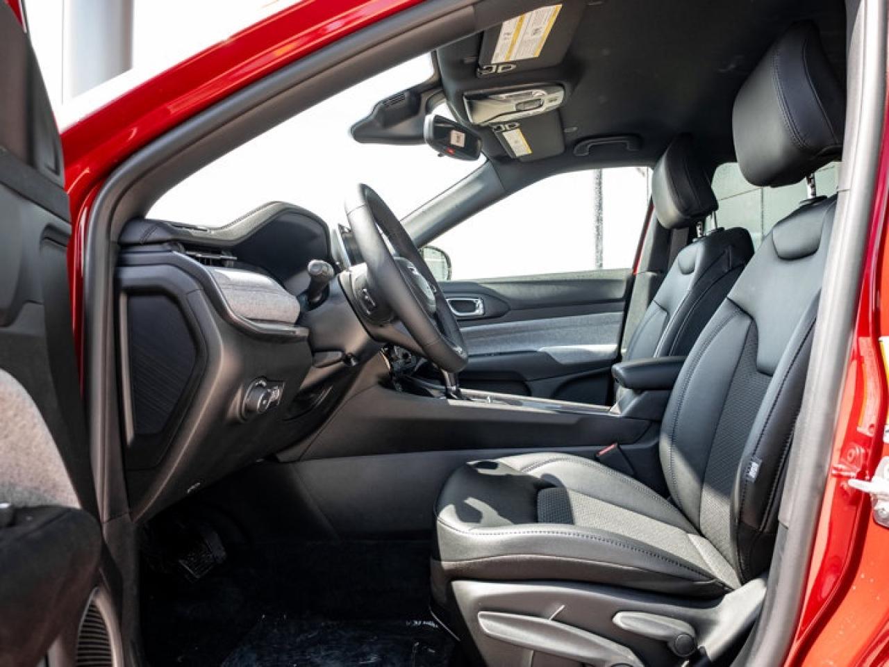 2025 Jeep Compass NORTH Photo