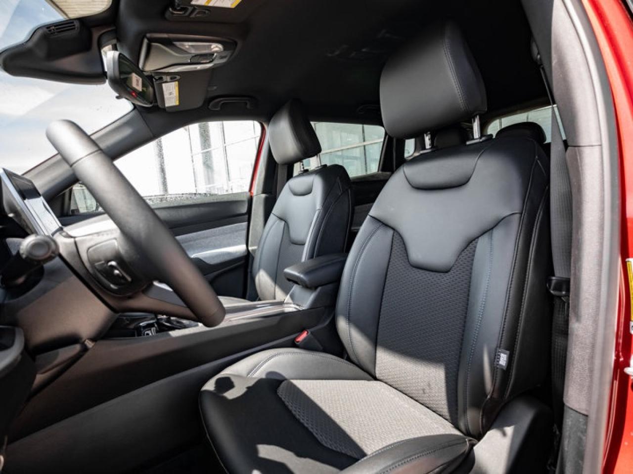 2025 Jeep Compass NORTH Photo