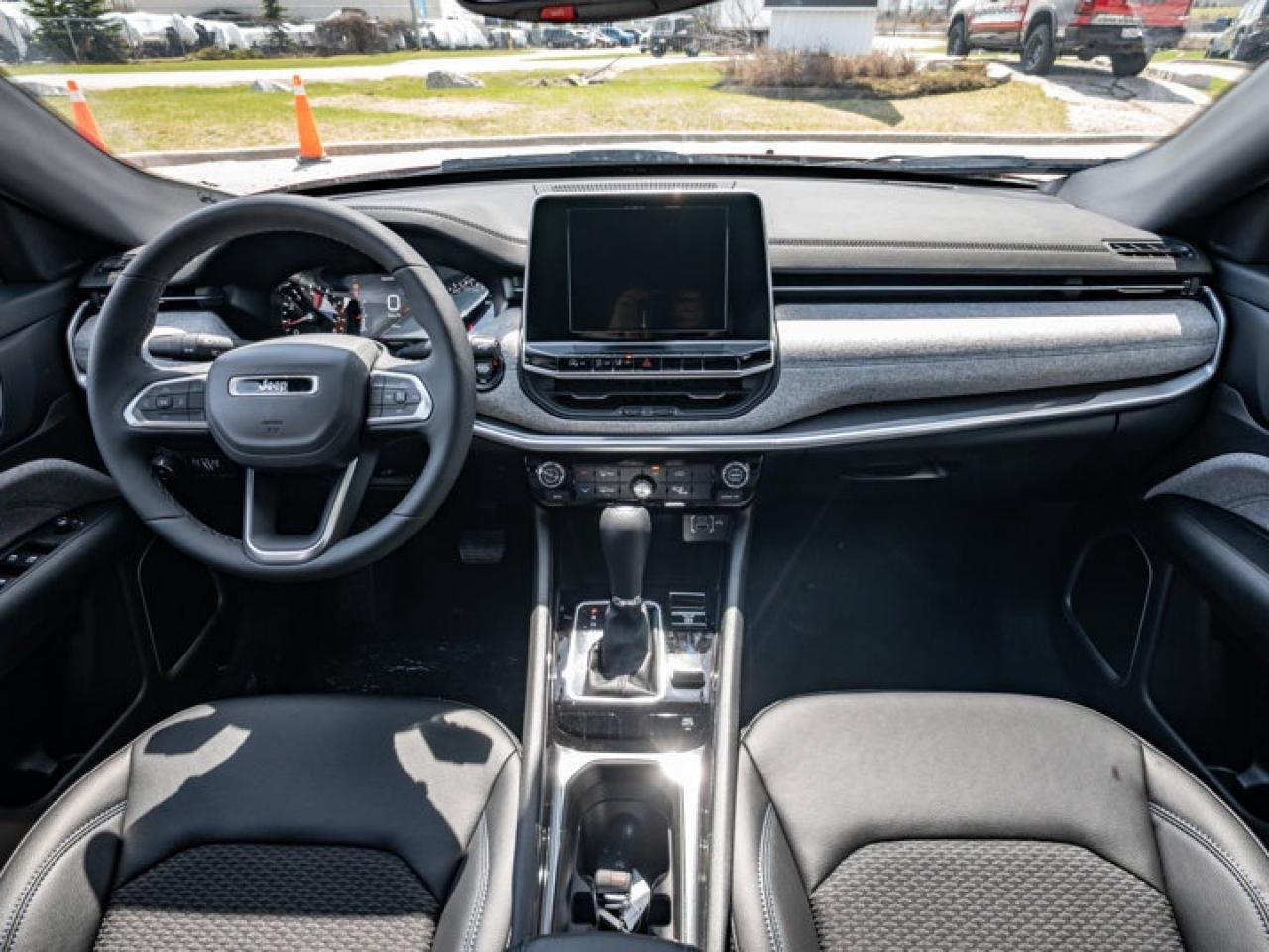 2025 Jeep Compass NORTH Photo