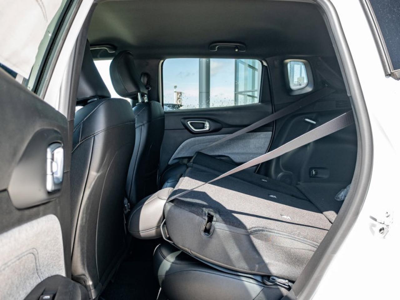 2025 Jeep Compass NORTH Photo