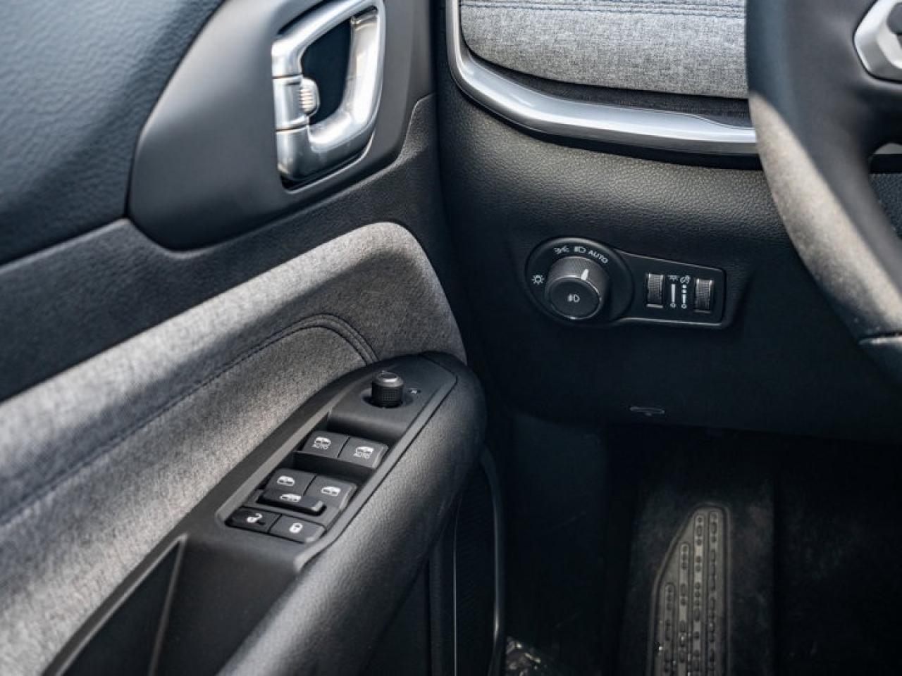 2025 Jeep Compass NORTH Photo