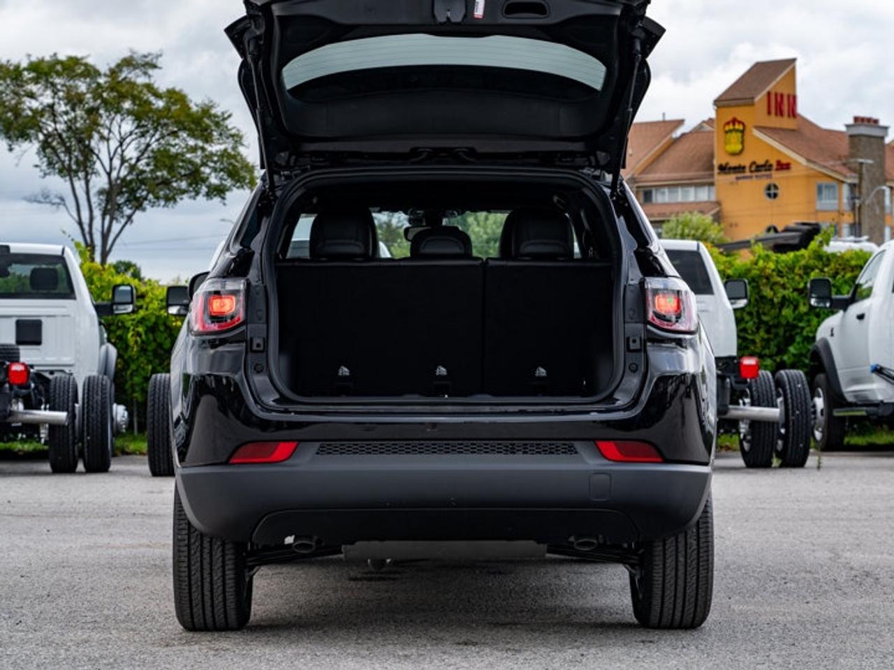 2025 Jeep Compass Altitude Photo