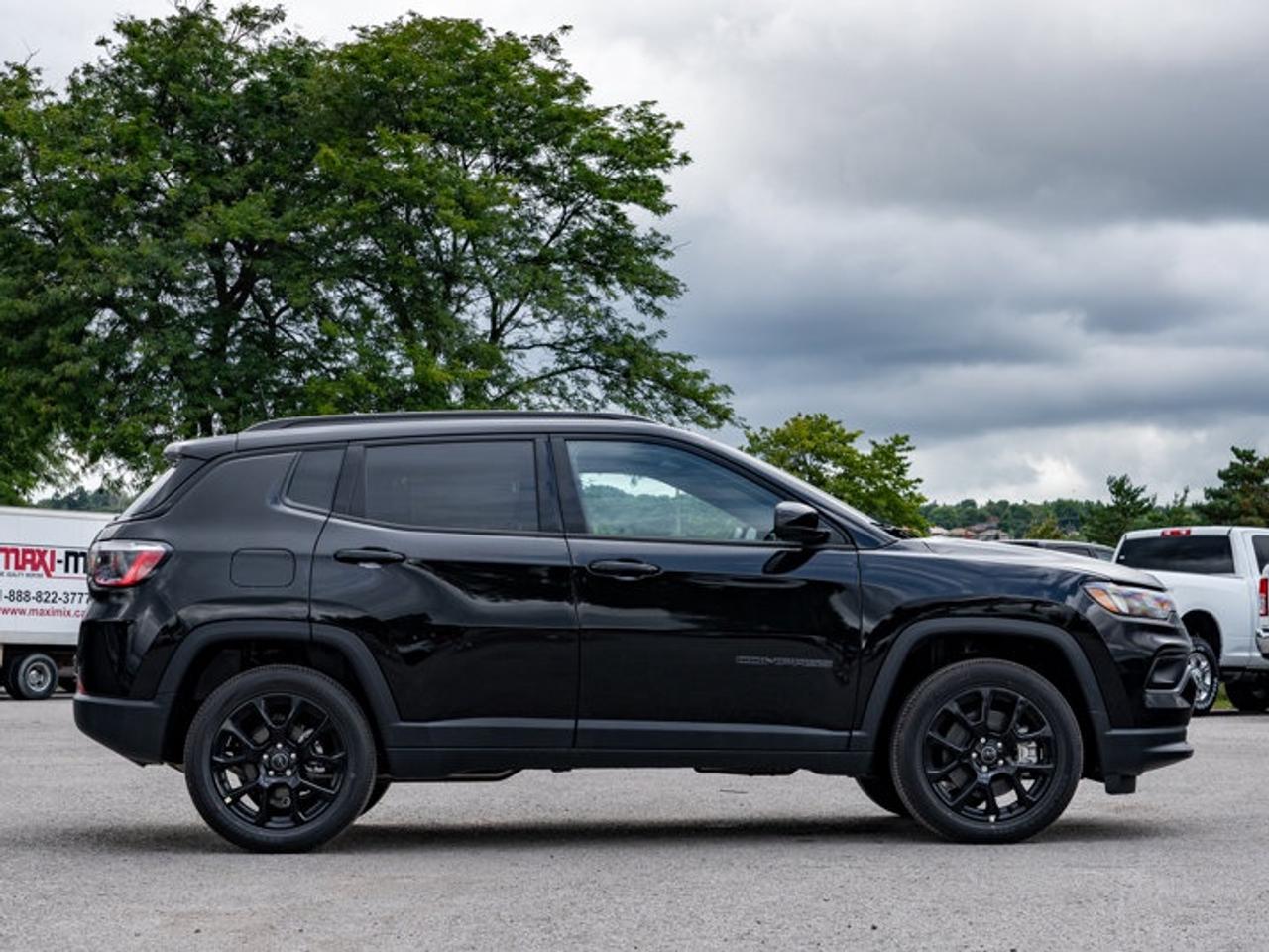 2025 Jeep Compass Altitude Photo