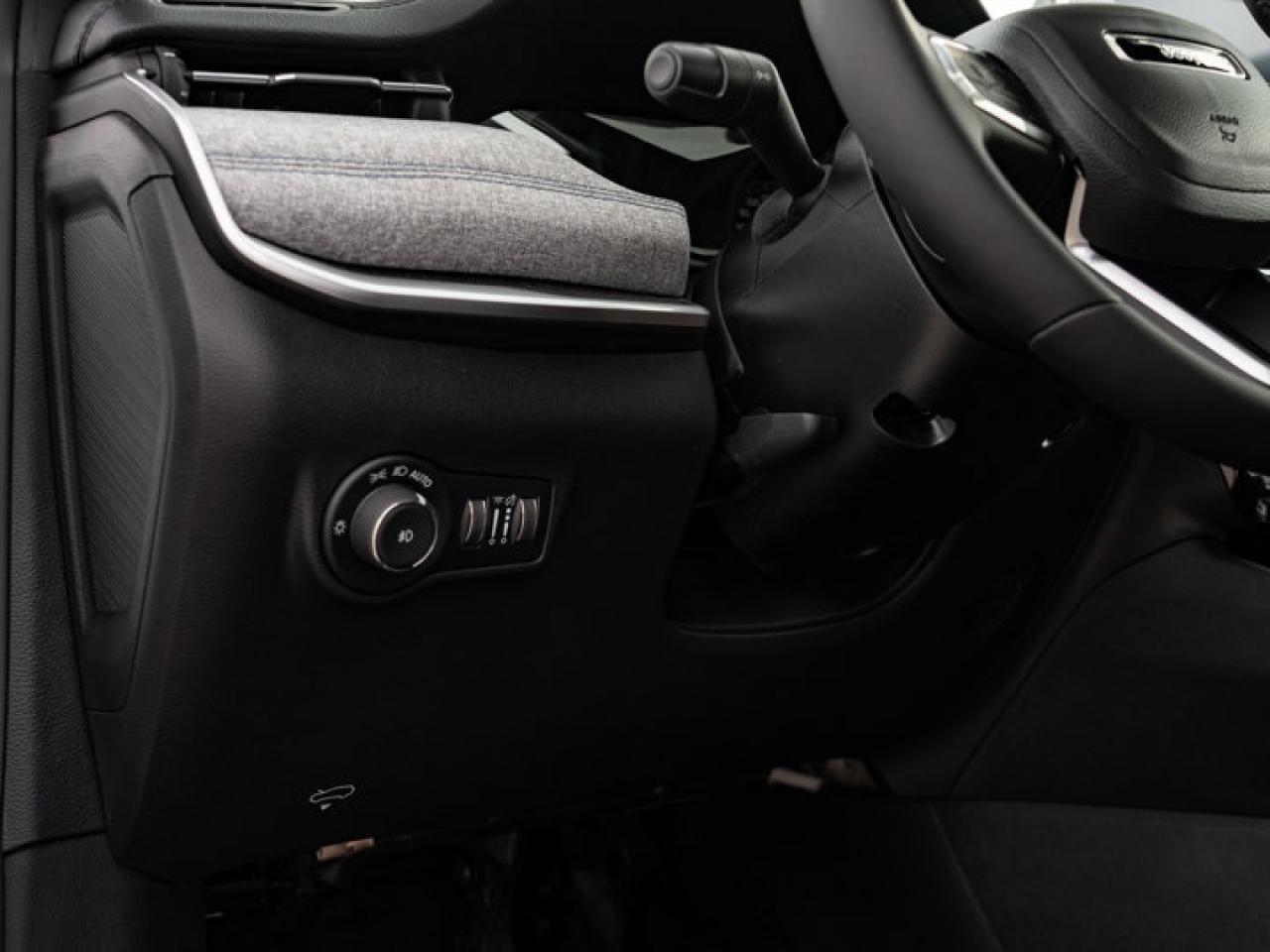 2025 Jeep Compass NORTH Photo