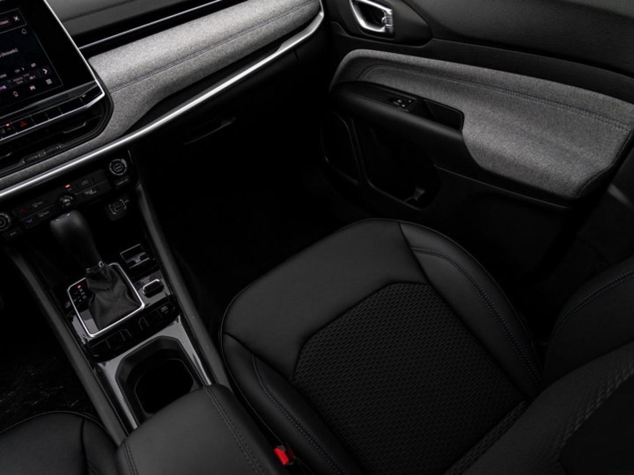 2025 Jeep Compass NORTH Photo