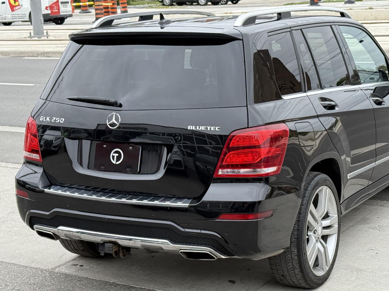2014 Mercedes-Benz GLK-Class //AMG | PANO | LED | FINANCE - Photo #6