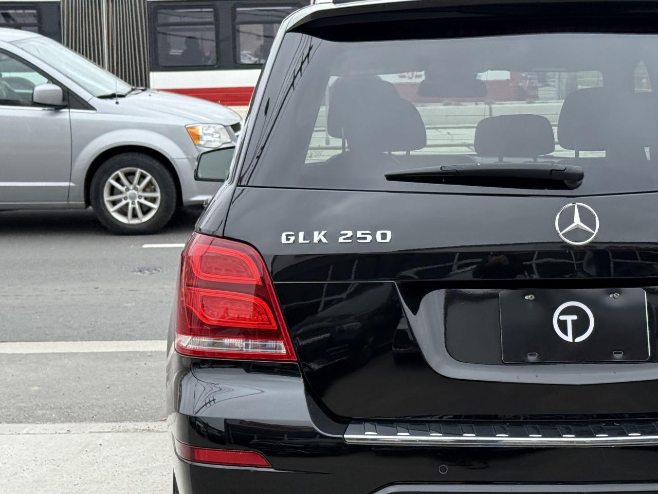2014 Mercedes-Benz GLK-Class //AMG | PANO | LED | FINANCE - Photo #9