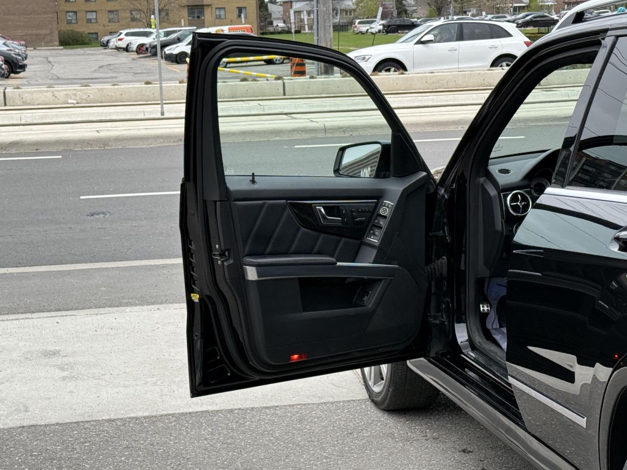 2014 Mercedes-Benz GLK-Class //AMG | PANO | LED | FINANCE - Photo #12
