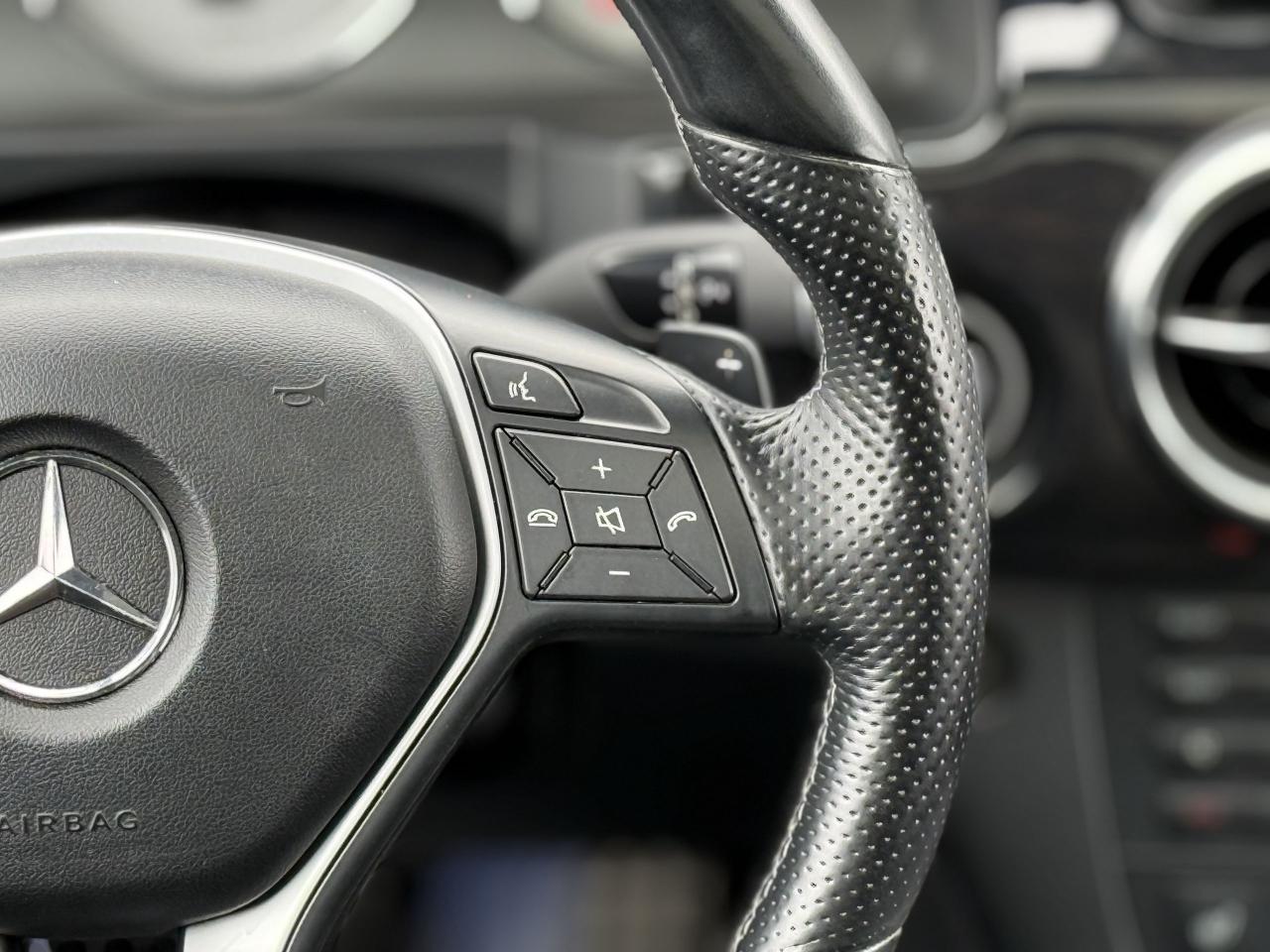 2014 Mercedes-Benz GLK-Class //AMG | PANO | LED | FINANCE - Photo #20