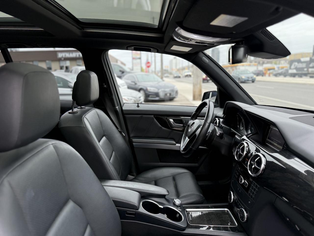2014 Mercedes-Benz GLK-Class //AMG | PANO | LED | FINANCE - Photo #28