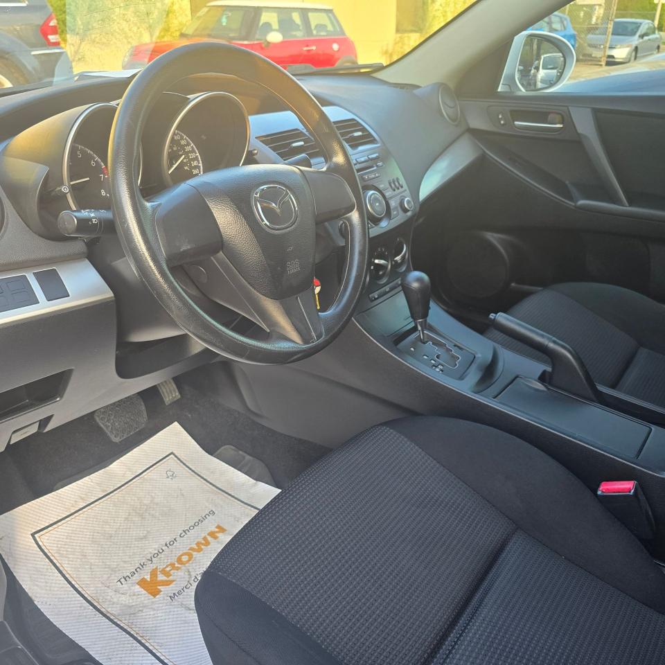 2013 Mazda MAZDA3 GX - Photo #8