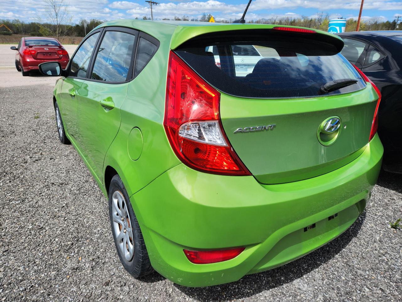2012 Hyundai Accent With Safety 6 speed $4850 - Photo #6