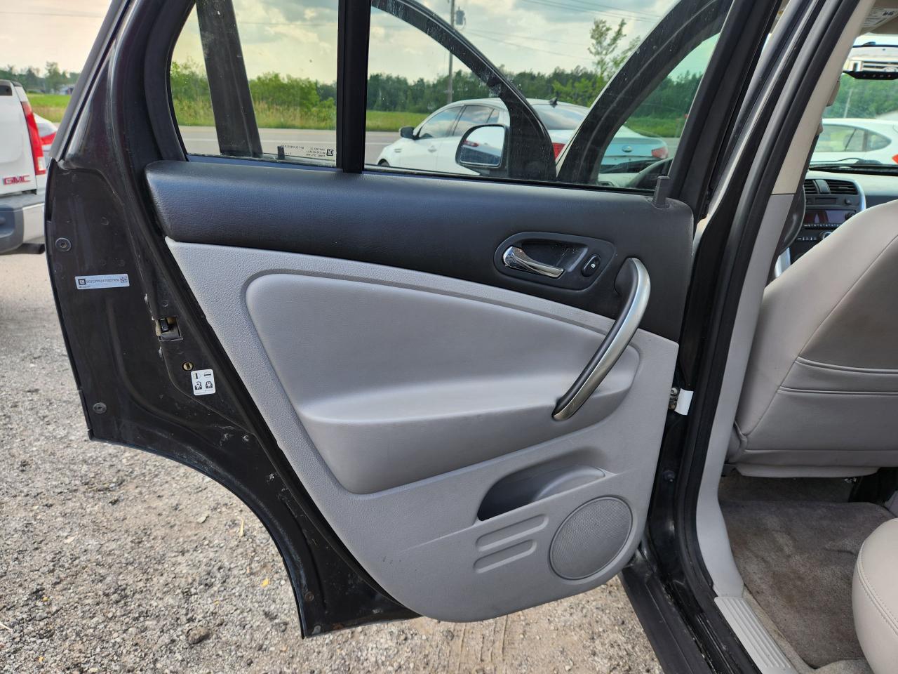 2007 Saturn Vue Only 110,00km $2800 Hybrid - Photo #17