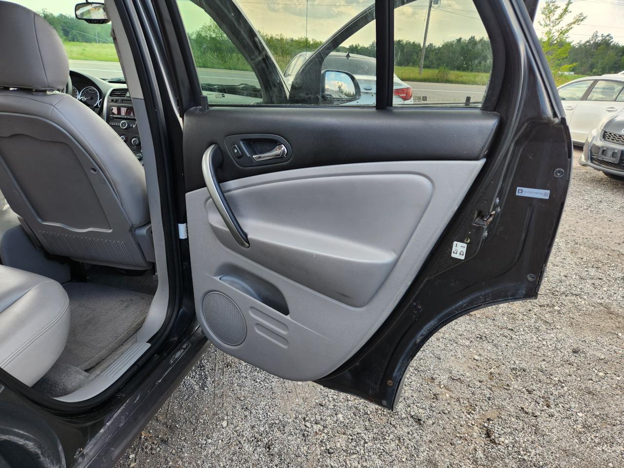 2007 Saturn Vue Only 110,00km $2800 Hybrid - Photo #16
