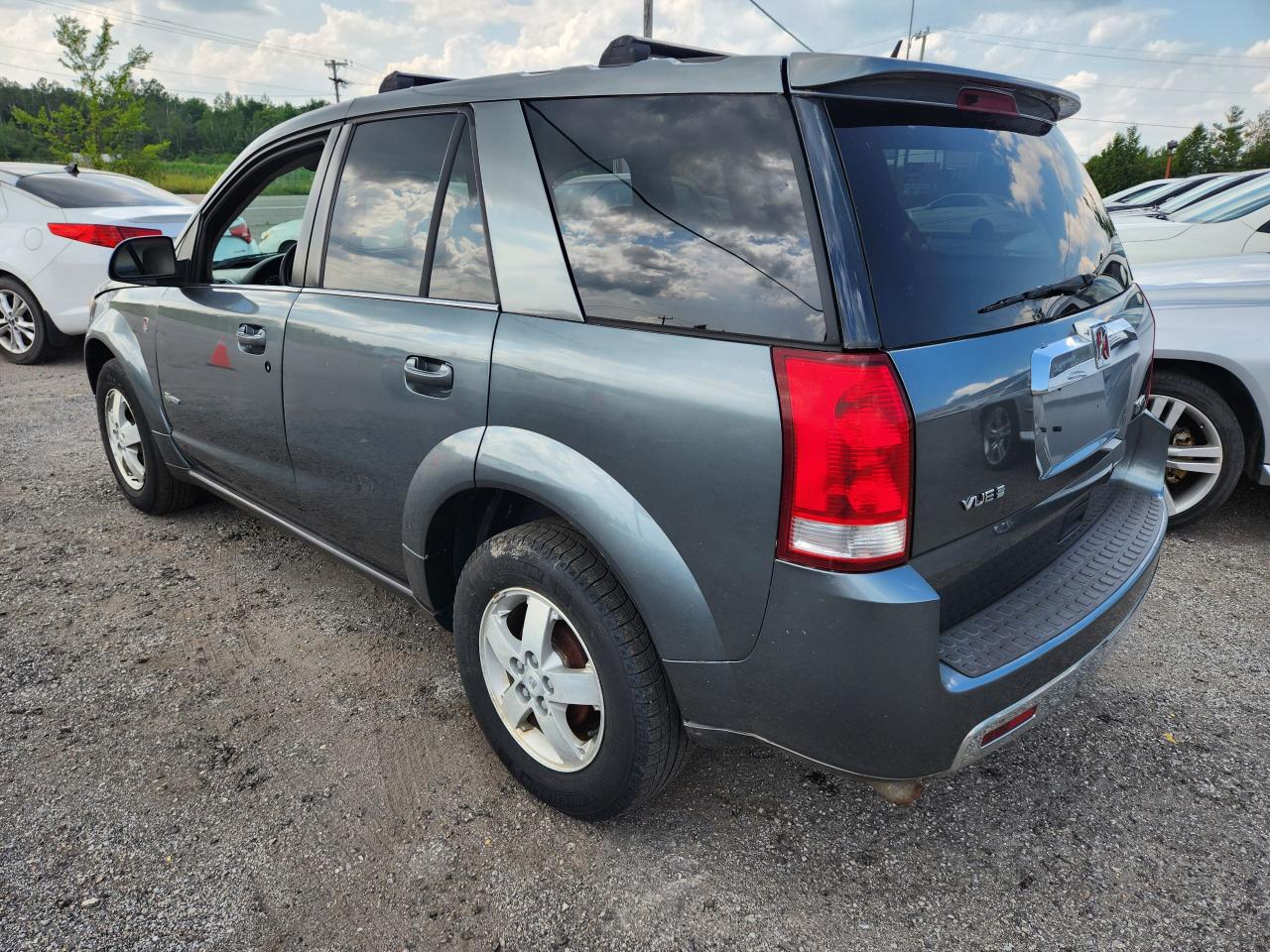 2007 Saturn Vue Only 110,00km $2800 Hybrid - Photo #4