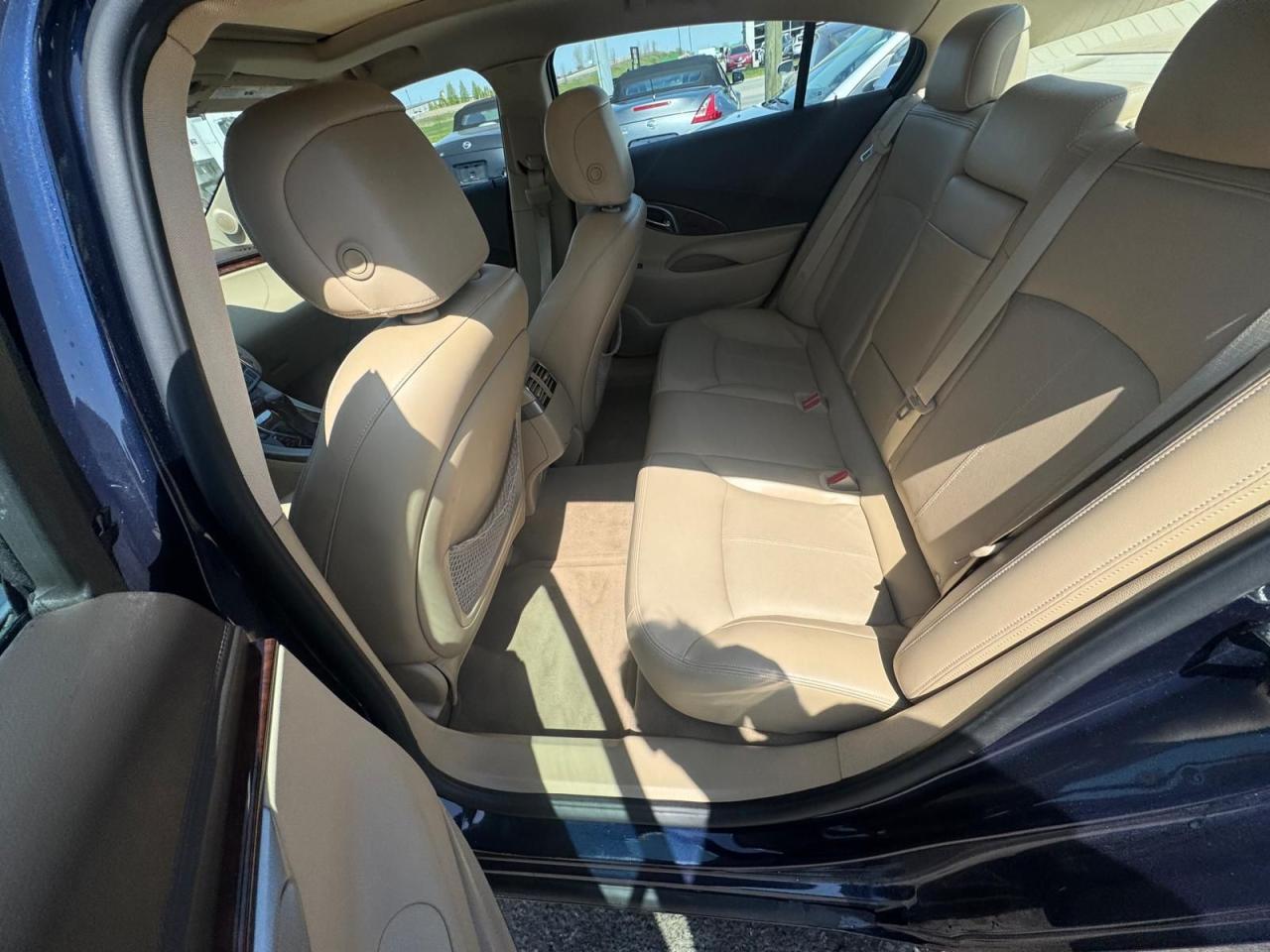 2011 Buick LaCrosse CXS, ALLOYS, LEATHER, LOADED, ONLY 69KMS, CERT - Photo #9