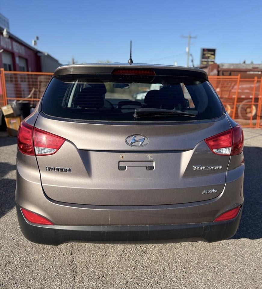 2012 Hyundai Tucson GL - Photo #6