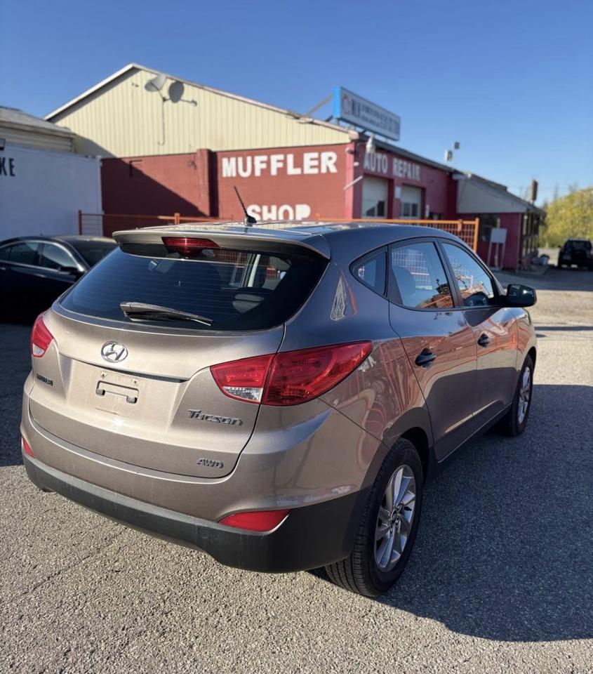 2012 Hyundai Tucson GL - Photo #9