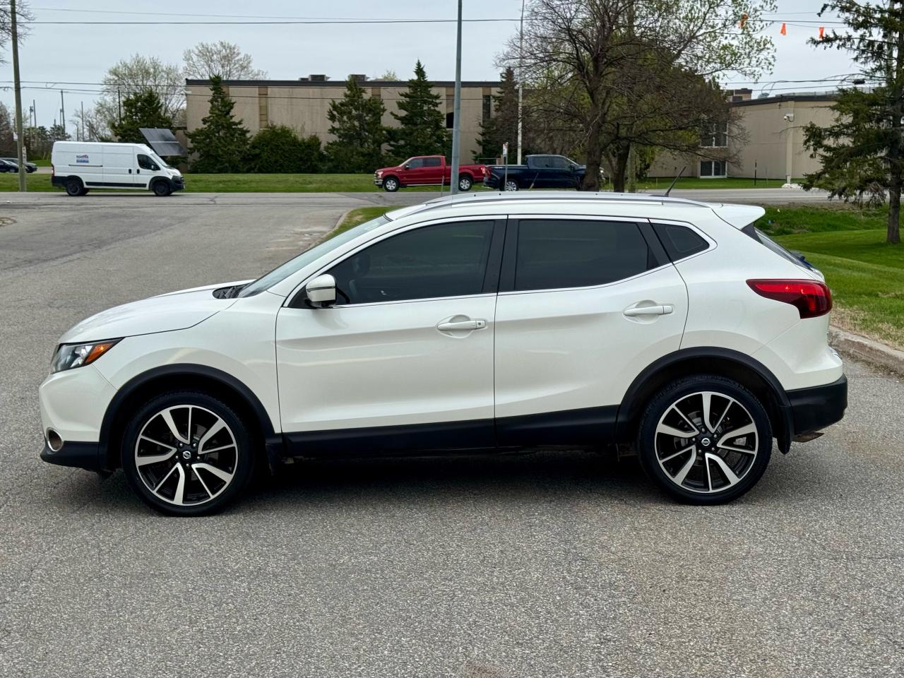 Used 2017 Nissan Qashqai SL AWD - Certified for sale in Gloucester, ON