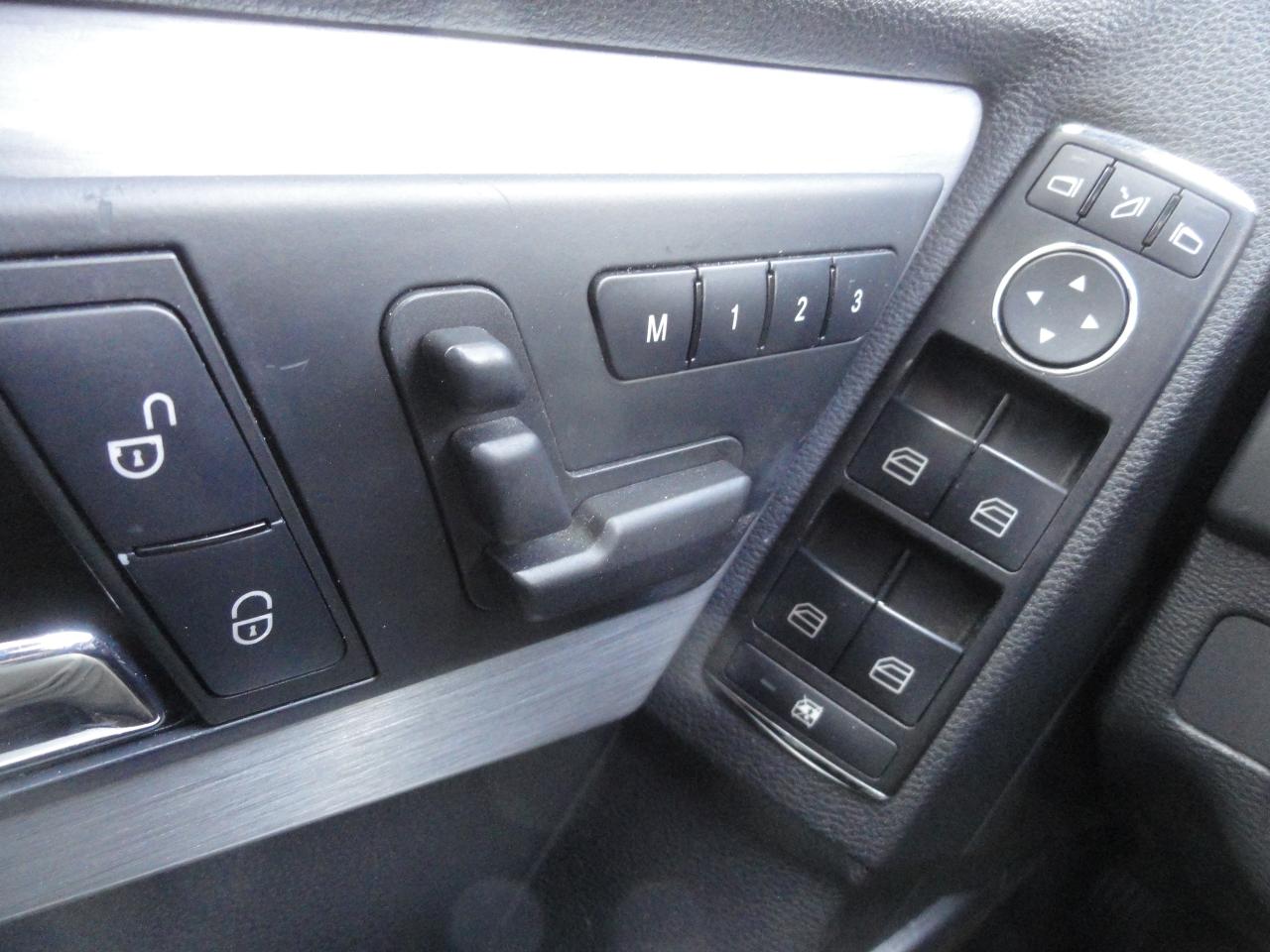 2010 Mercedes-Benz GLK350 DOCUMENTATION FEE $ 195.00 - Photo #24